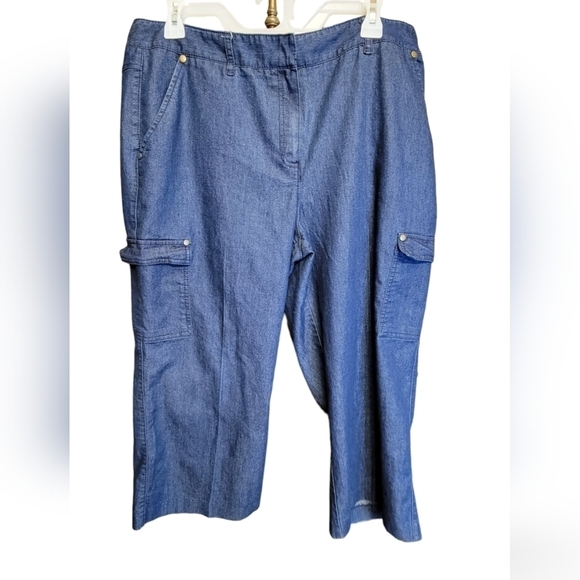 Larry Levine Stretch women's Capri light denim Size 14 - Picture 1 of 6